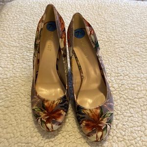 Nine West Shoes | Nine West Floral Pump | Color: Brown/Tan | Size: 7.5 |